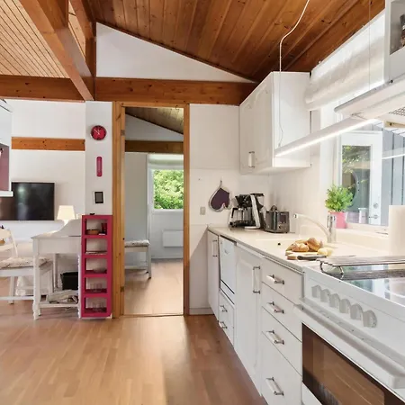 2 Bedroom Awesome In *