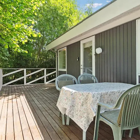 2 Bedroom Awesome In Holiday home